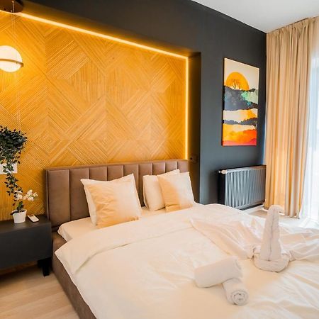 Union Plaza - Balcony Delight In City Center Bukares Bagian luar foto