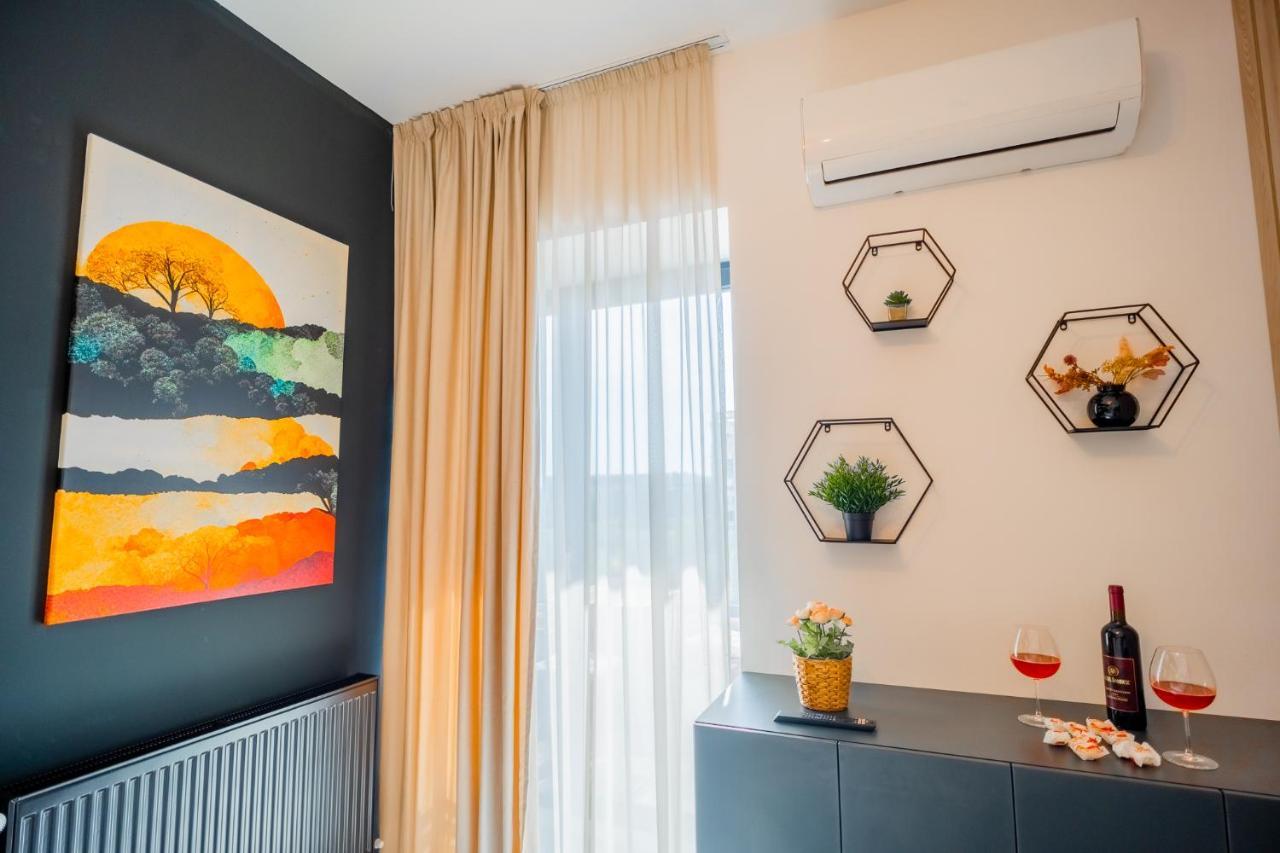 Union Plaza - Balcony Delight In City Center Bukares Bagian luar foto