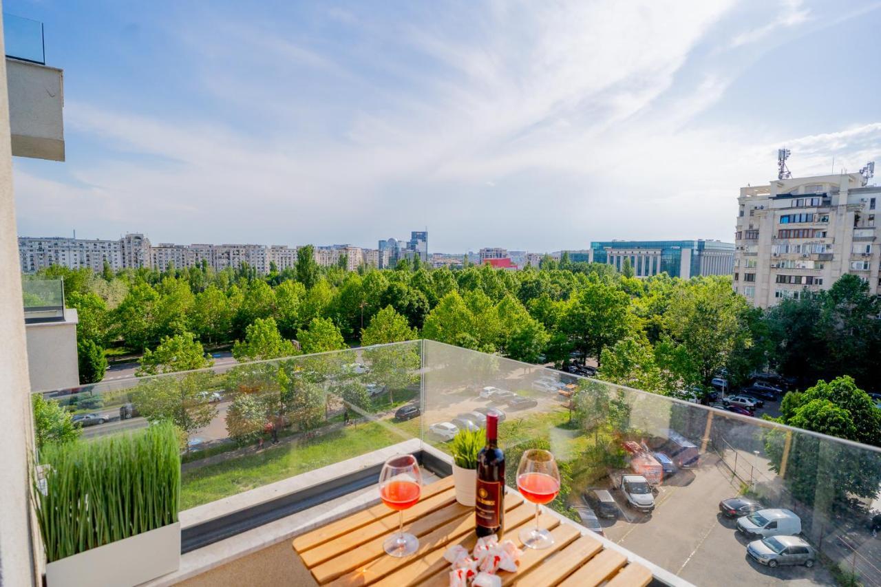 Union Plaza - Balcony Delight In City Center Bukares Bagian luar foto