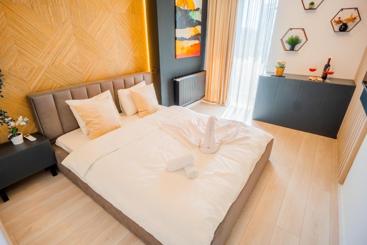 Union Plaza - Balcony Delight In City Center Bukares Bagian luar foto
