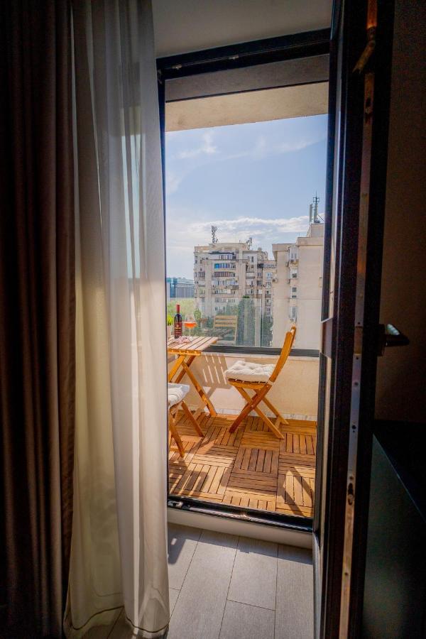 Union Plaza - Balcony Delight In City Center Bukares Bagian luar foto