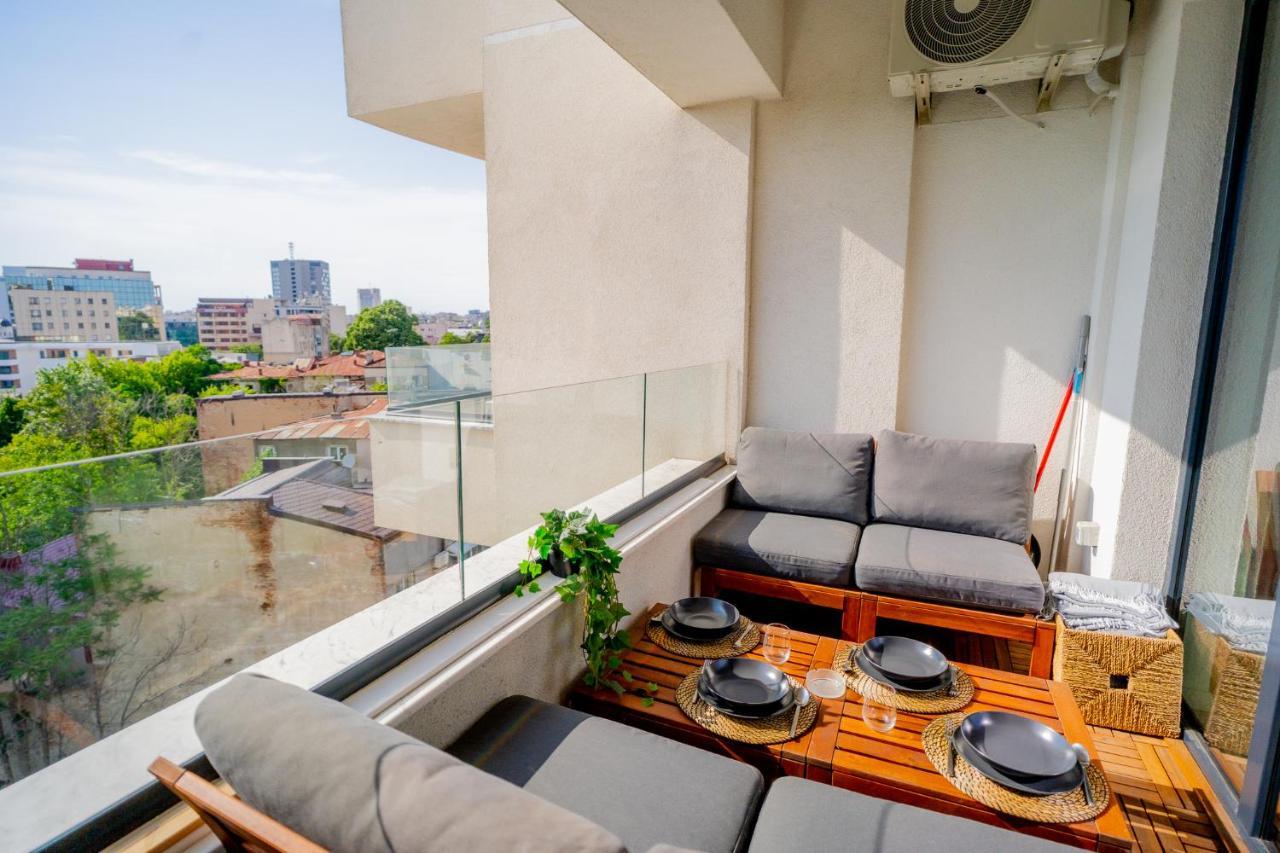 Union Plaza - Balcony Delight In City Center Bukares Bagian luar foto