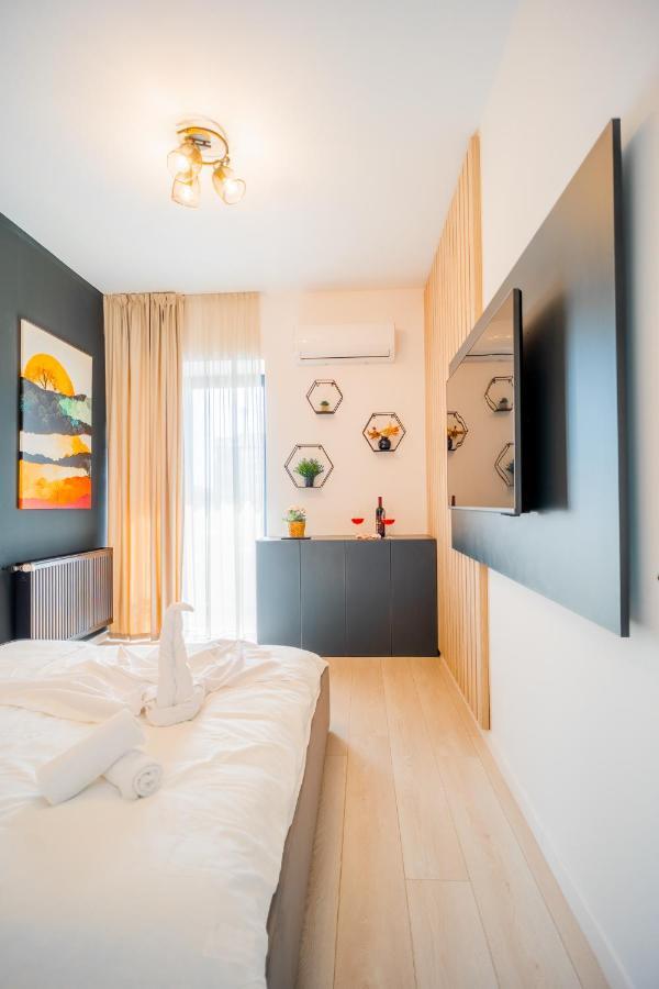 Union Plaza - Balcony Delight In City Center Bukares Bagian luar foto